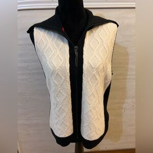 Liz Golf branded women's zippered sweater vest contrast cable knit panels